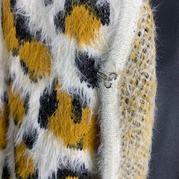 & Merci Boho Cheetah Print Fuzzy Cardigan Sweater Size Medium - Picture 4 of 9